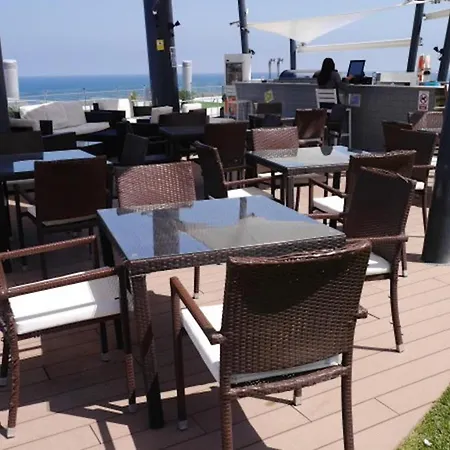Moderno Con Terraza Y Vistas Al Mar R22 By Novadesta